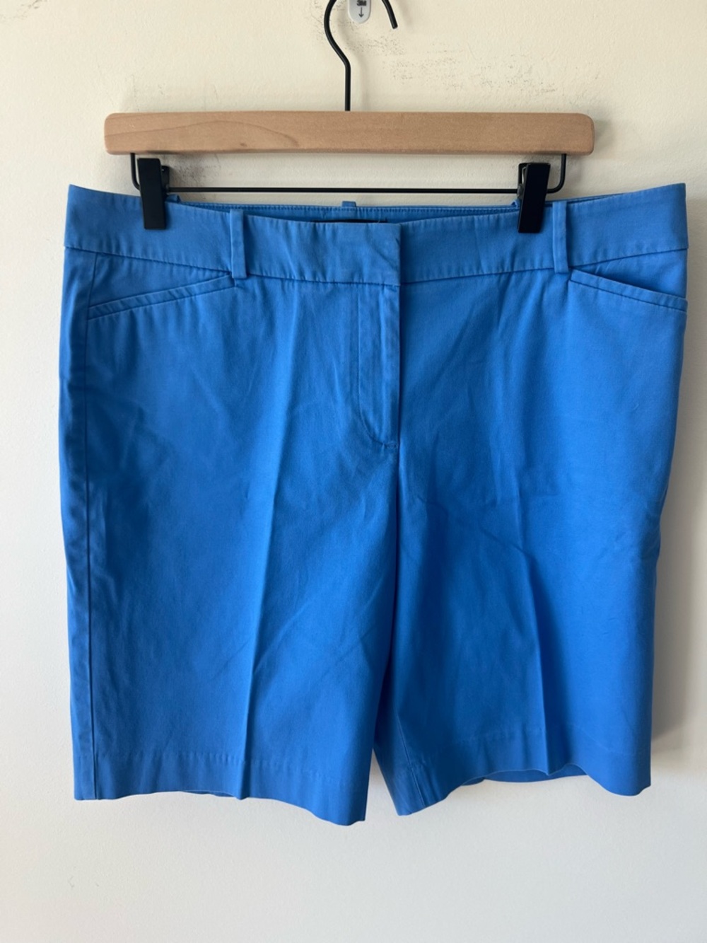 Talbots PERFECT SHORTS - 9” Mid rise Size 12P